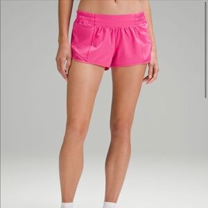 Lululemon hotty hot shorts 2.5